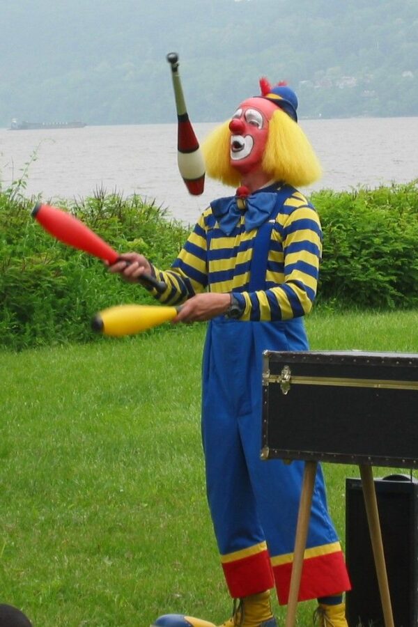 Juggling Artist for Kids Party in Mumbai